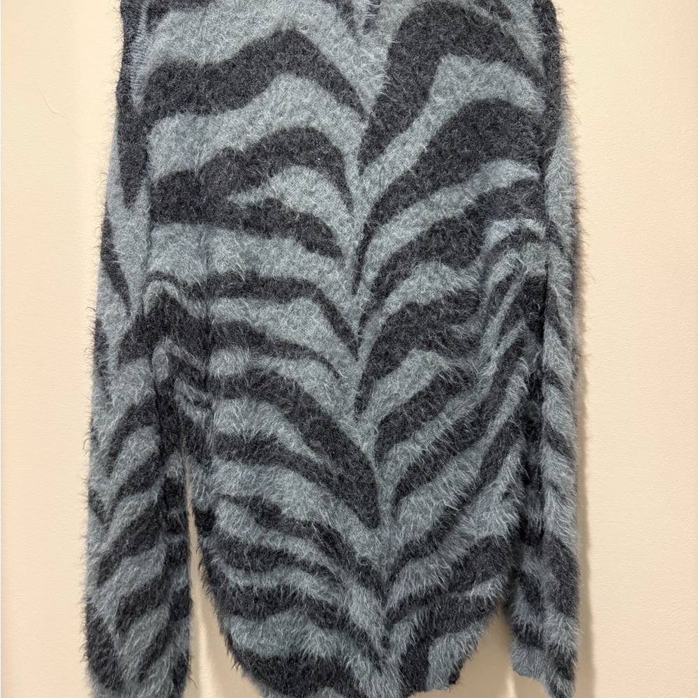Zebra Pattern Fuzzy Cardigan - Picture 3 of 3